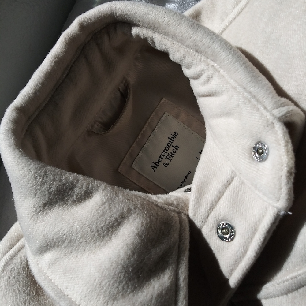 Abercrombie & Fitch Cozy Shirt Jacket - Picture 8 of 9